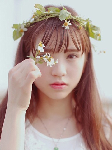 清纯养眼的氧气美女户外唯美写真手机壁纸