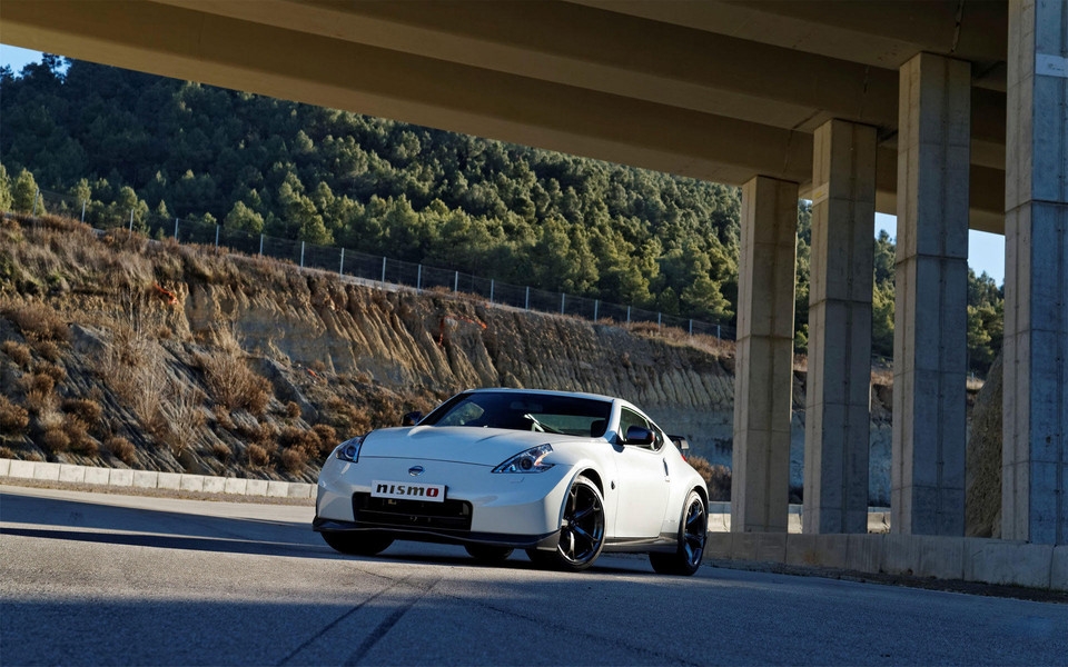 日产370Z Nismo跑车高清壁纸