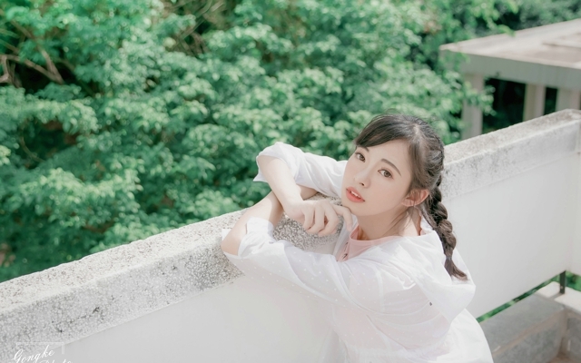 夏日小清新少女户外写真电脑壁纸