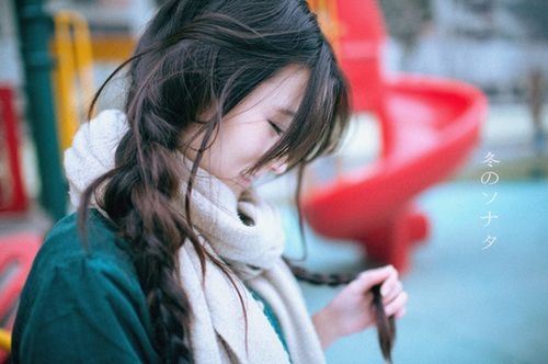 热爱生命的人是幸福的 意境女生图片