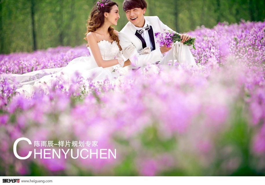 薰衣草婚纱照图片 美丽的薰衣草恋高清婚纱照图片