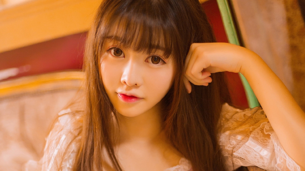 暖心文艺美女