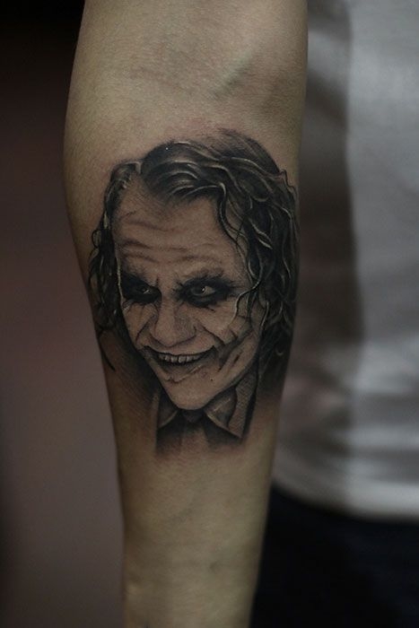 小丑joker，个性手臂纹身图案