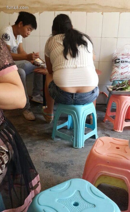 妹子的裤子小了啊