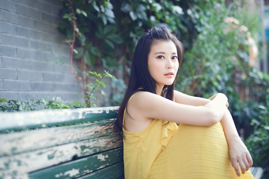 美女刘妙清纯萝莉写真