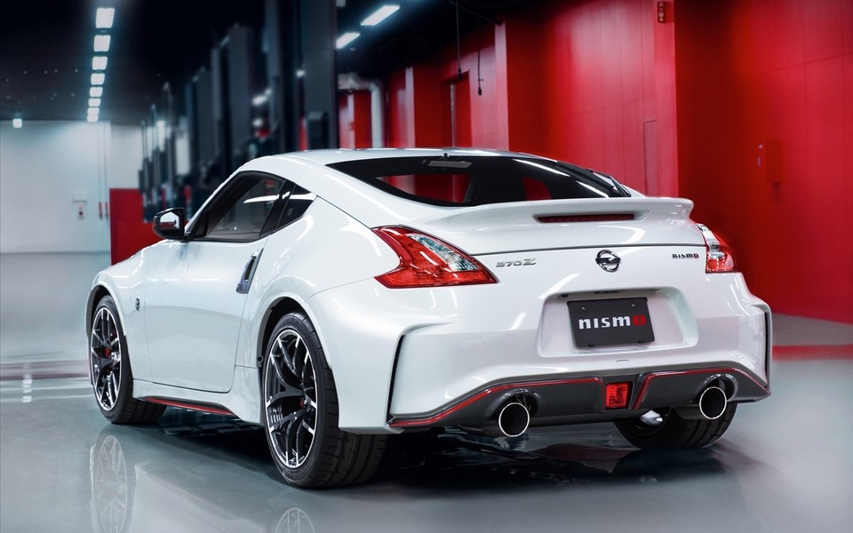 日产370Z Nismo跑车高清壁纸