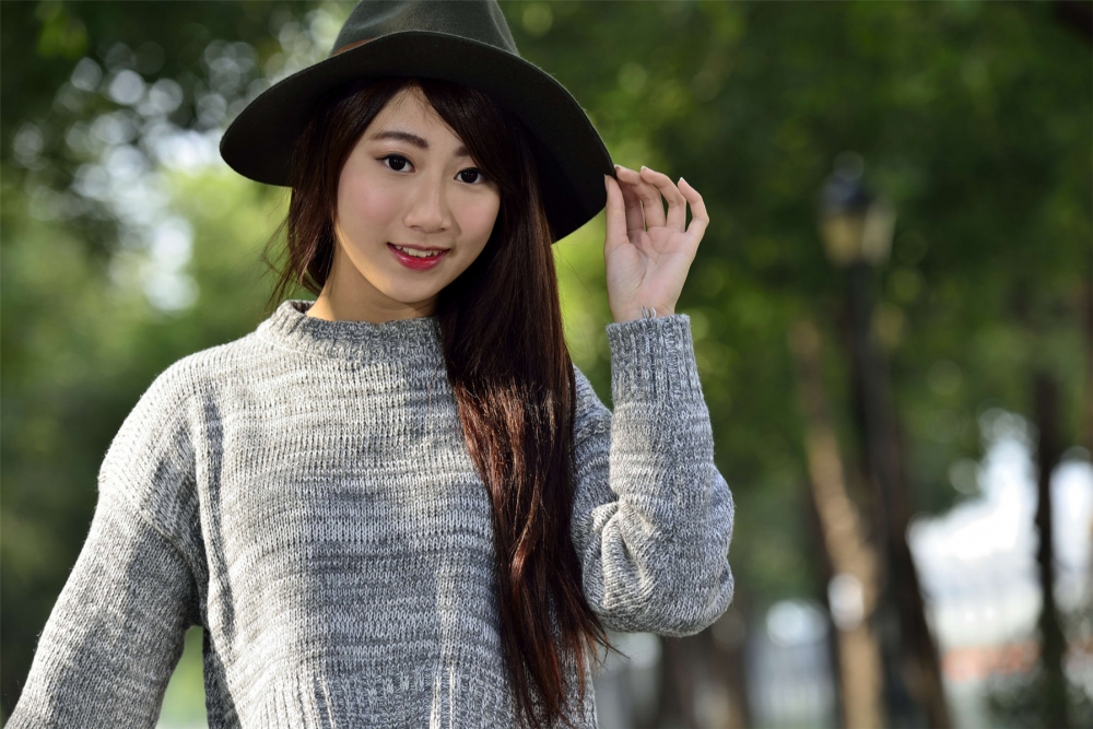 清纯美少女张嘉庭户外摄影桌面壁纸