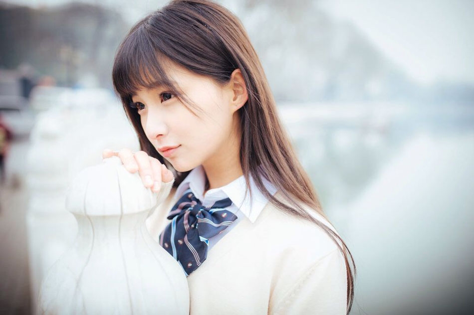 戚蓝尹小清新写真延颈秀项