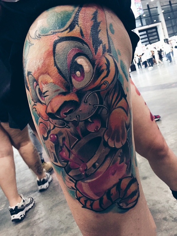 美味佳肴，大腿可爱小老虎卡通纹身