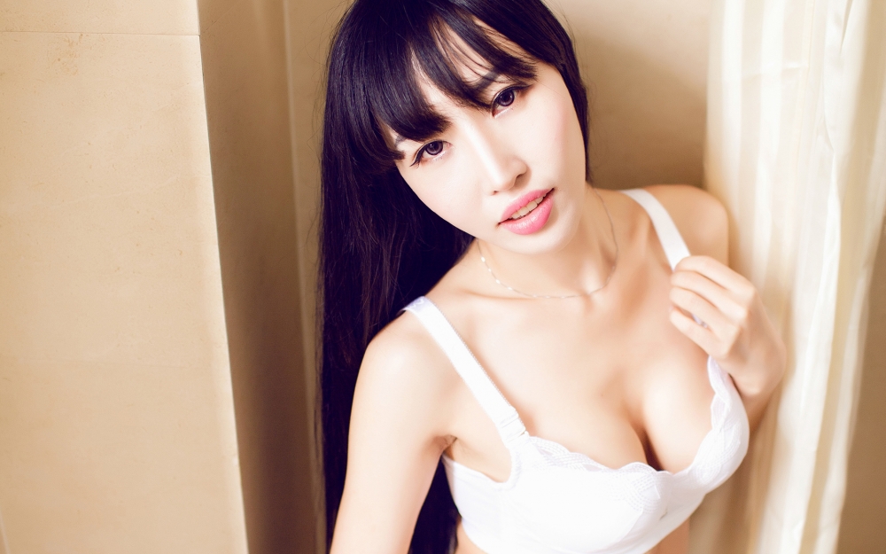 性感火辣美女石心琪黄色比基尼诱惑写真电脑高清桌面壁纸