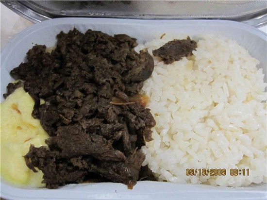 十种最难下咽的飞机餐 你碰到过吗