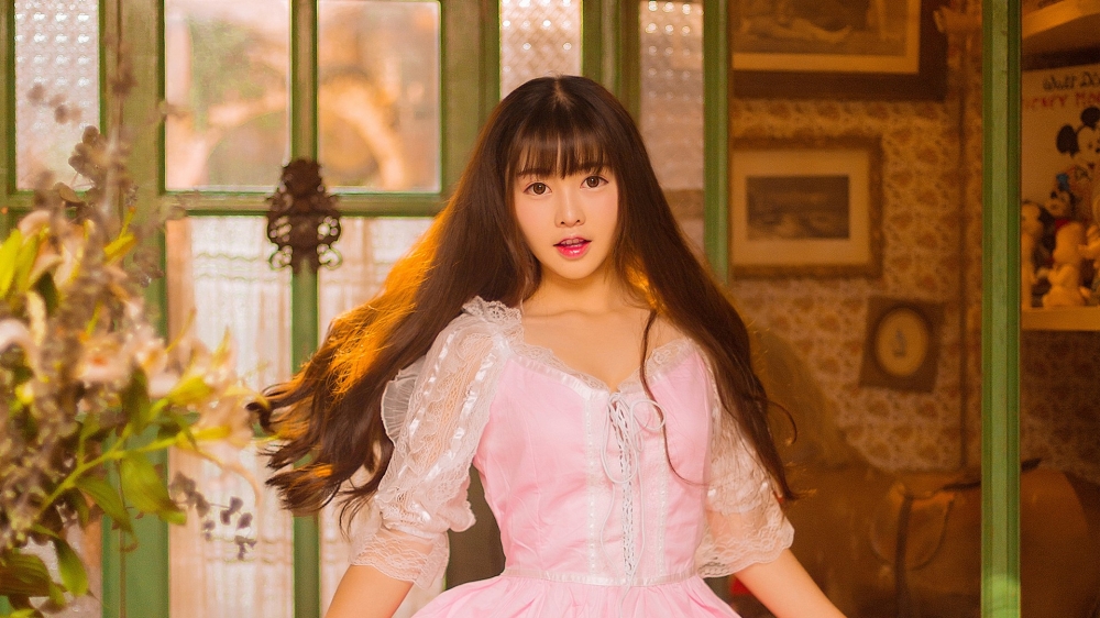 暖心文艺美女