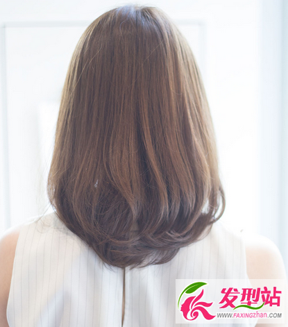 流行韩式梨花头卷发 女生显瘦梨花头烫卷发