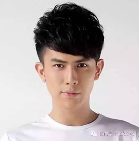 男生斜刘海发型 瞬间变的斯文帅气