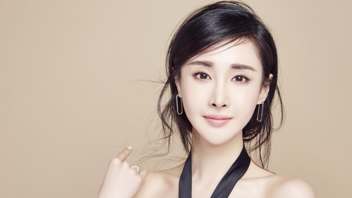 内地女演员王若心性感写真电脑壁纸