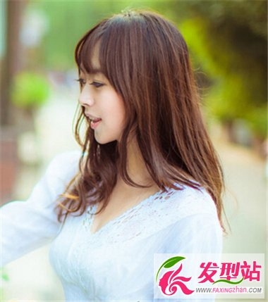 长发女生时尚气质发型图片 展女生清新时尚美