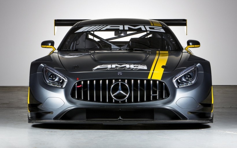 2016款奔驰AMG GT3桌面壁纸