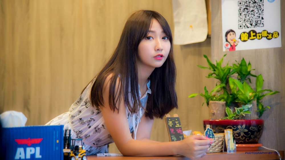 清新白嫩小美女