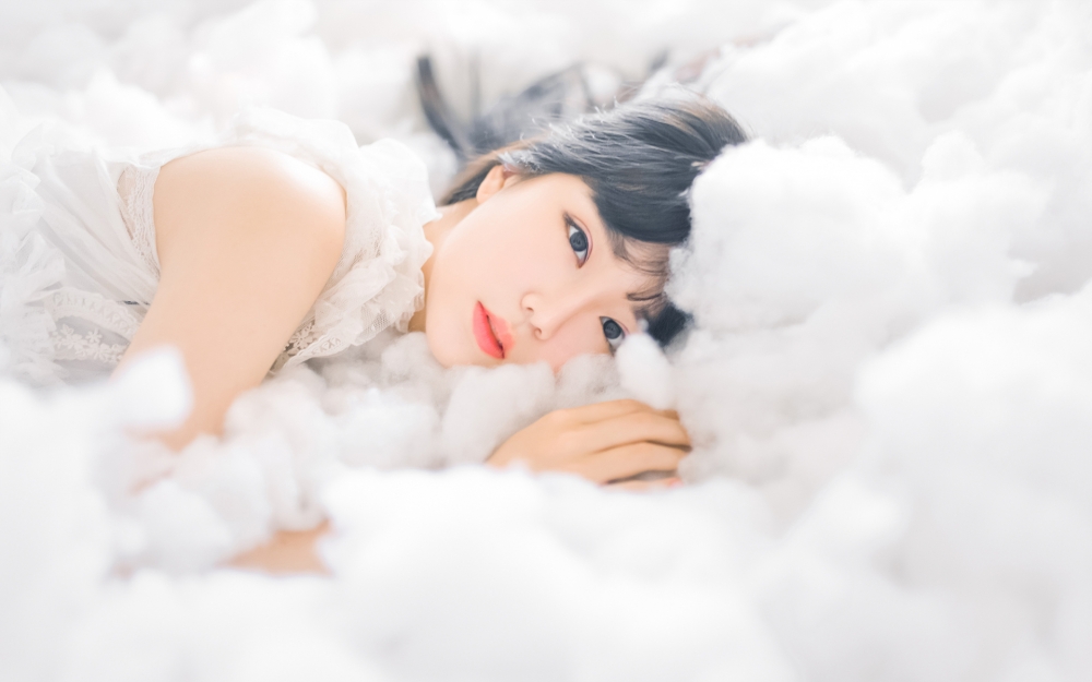 氧气美女唯美梦幻写真图片桌面壁纸