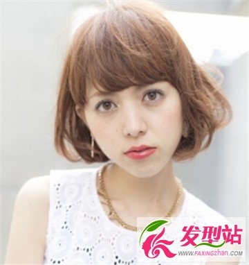 2015年流行女生齐刘海短发发型 颇时尚有个性