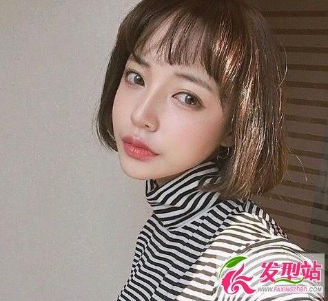 女生流行什么样的卷发  蓬松小卷势头猛！