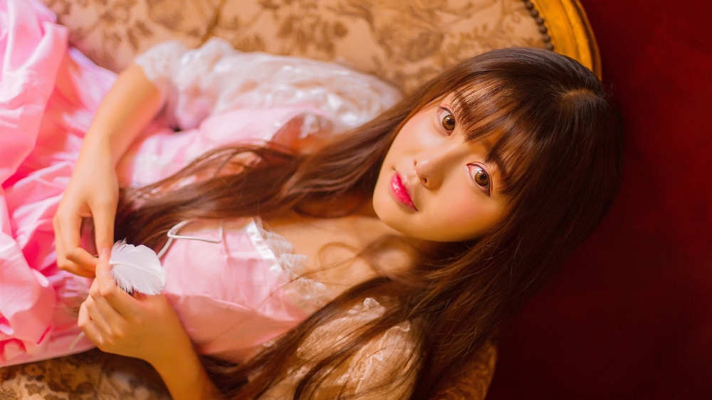 暖心文艺美女