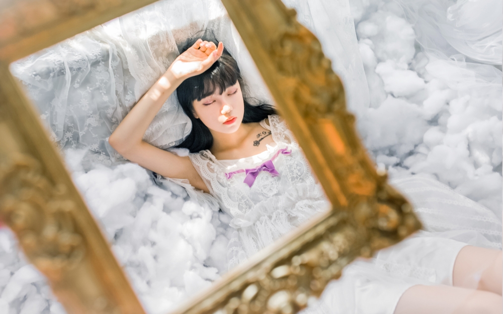 氧气美女唯美梦幻写真图片桌面壁纸