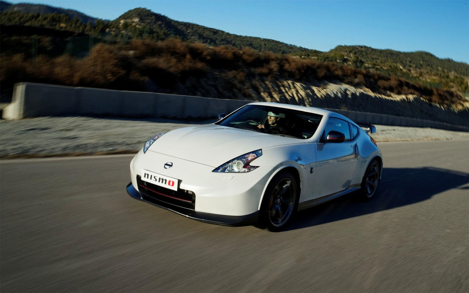 日产370Z Nismo跑车高清壁纸