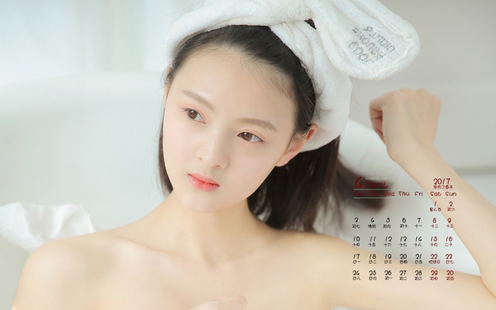 2017年4月白皙清纯美女性感浴袍写真日历壁纸