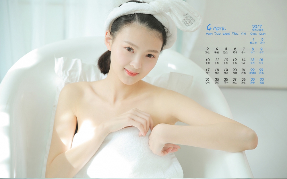2017年4月白皙清纯美女性感浴袍写真日历壁纸