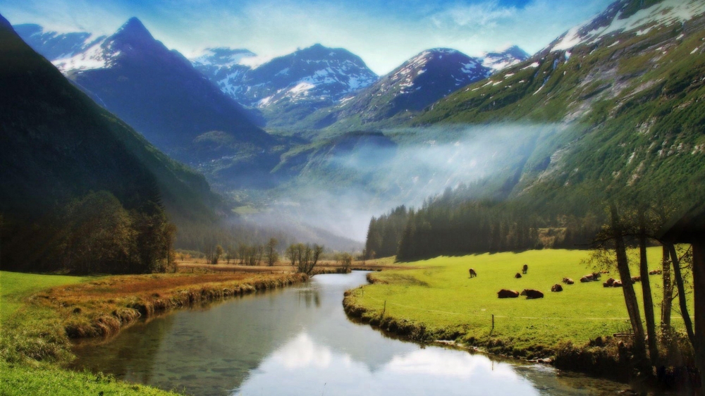 高山河流自然风景桌面壁纸