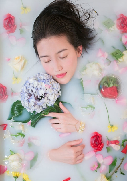 苏青粉光若腻写真大片大曝光