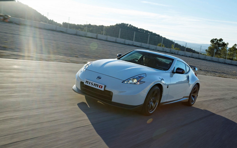 日产370Z Nismo跑车高清壁纸