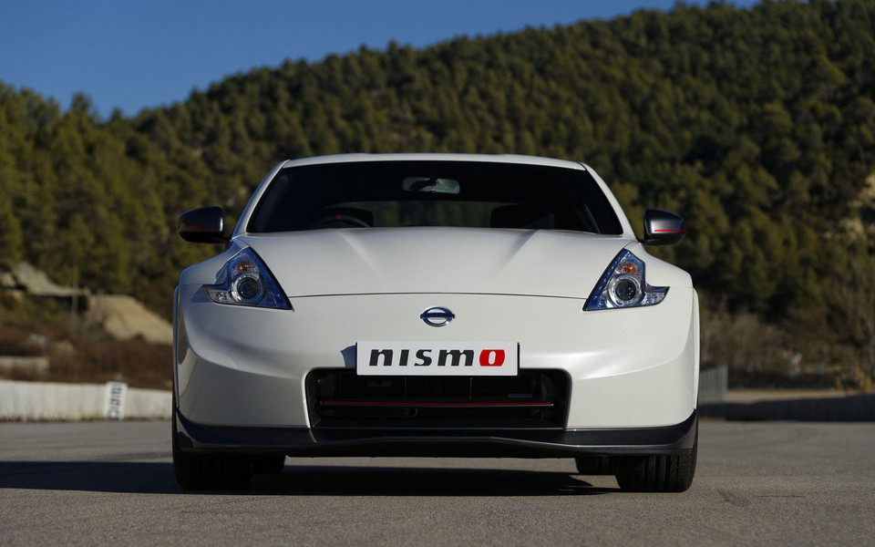 日产370Z Nismo跑车高清壁纸