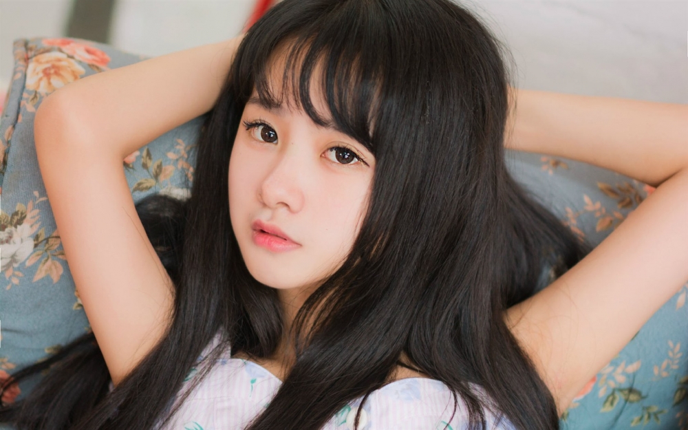 清纯美女唯美桌面壁纸图片