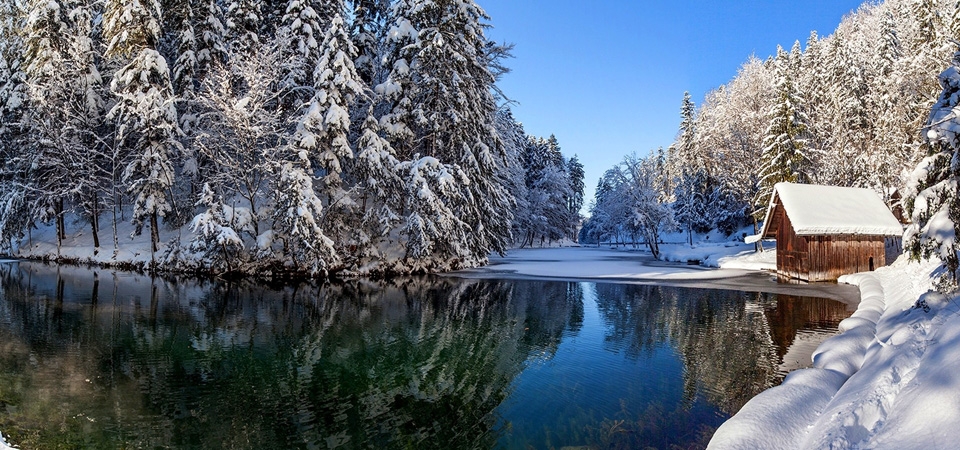 雪,冬天,房子,河水,树林,美丽的倒映,自然风景桌面壁纸