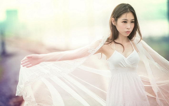 非主流白衣美女高清壁纸