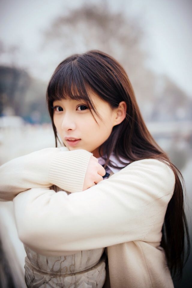 戚蓝尹小清新写真延颈秀项