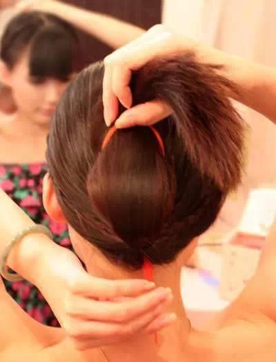 8款简单又好看的编发 一分钟就能学会