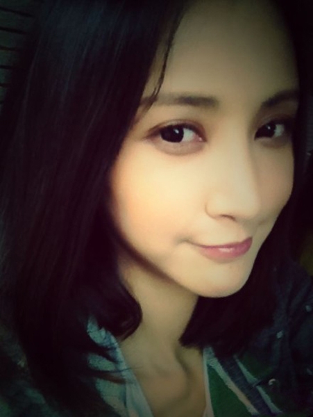 小清新女生张歆艺搞怪生活照