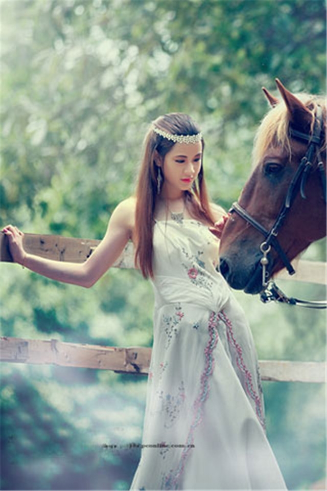 唯美梦幻丛林仙子美女养眼写真手机壁纸
