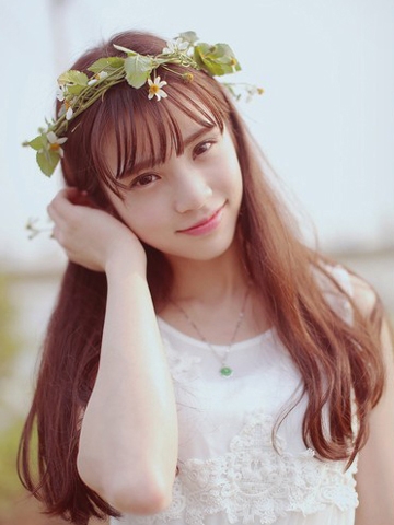 清纯养眼的氧气美女户外唯美写真手机壁纸
