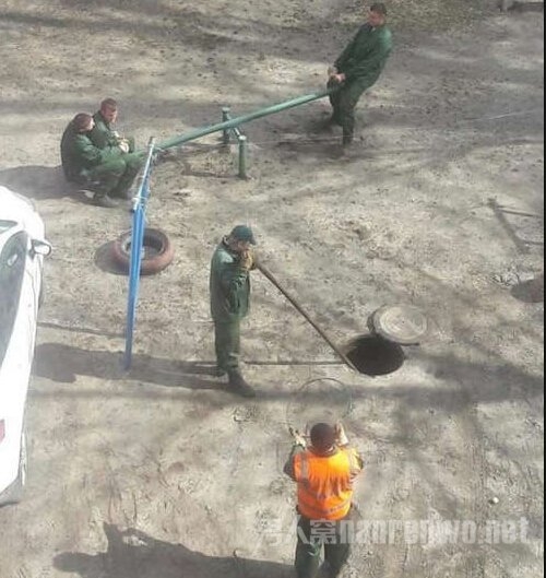 从小的泡妞高手 这孩子已经赢在起跑线上了