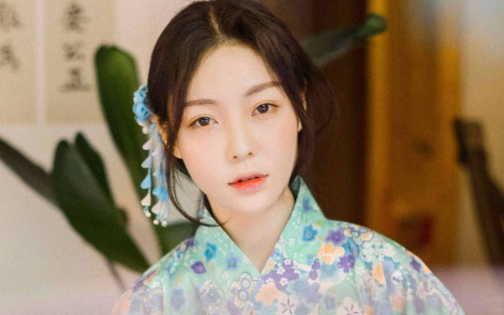和服少女清新养眼图片桌面壁纸