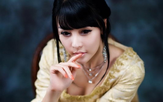 个性美女李智友高清壁纸 1440x900 【19】