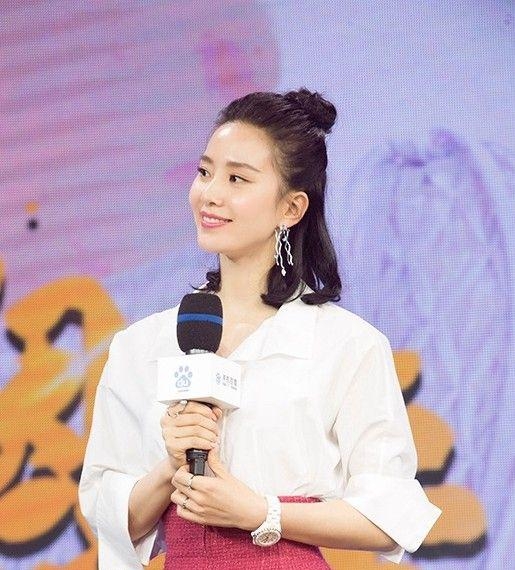 现在流行发型？朴信惠宋茜新发型都是这一款
