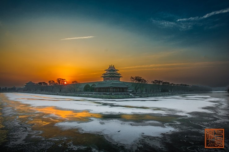 雪后角楼日出