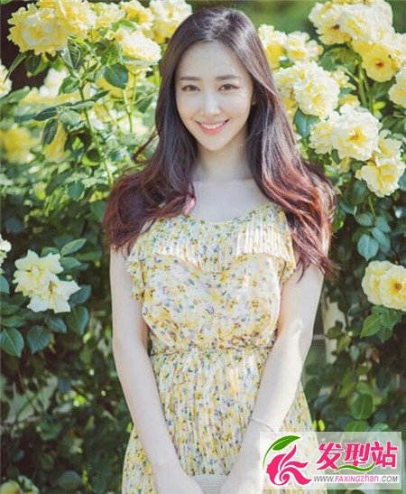 韩式中长卷发 清新风淑女发型