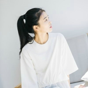 假装不在乎的在乎 小清新气质女生微信头像