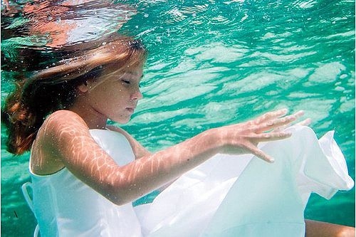 唯美浪漫的女生海底写真照